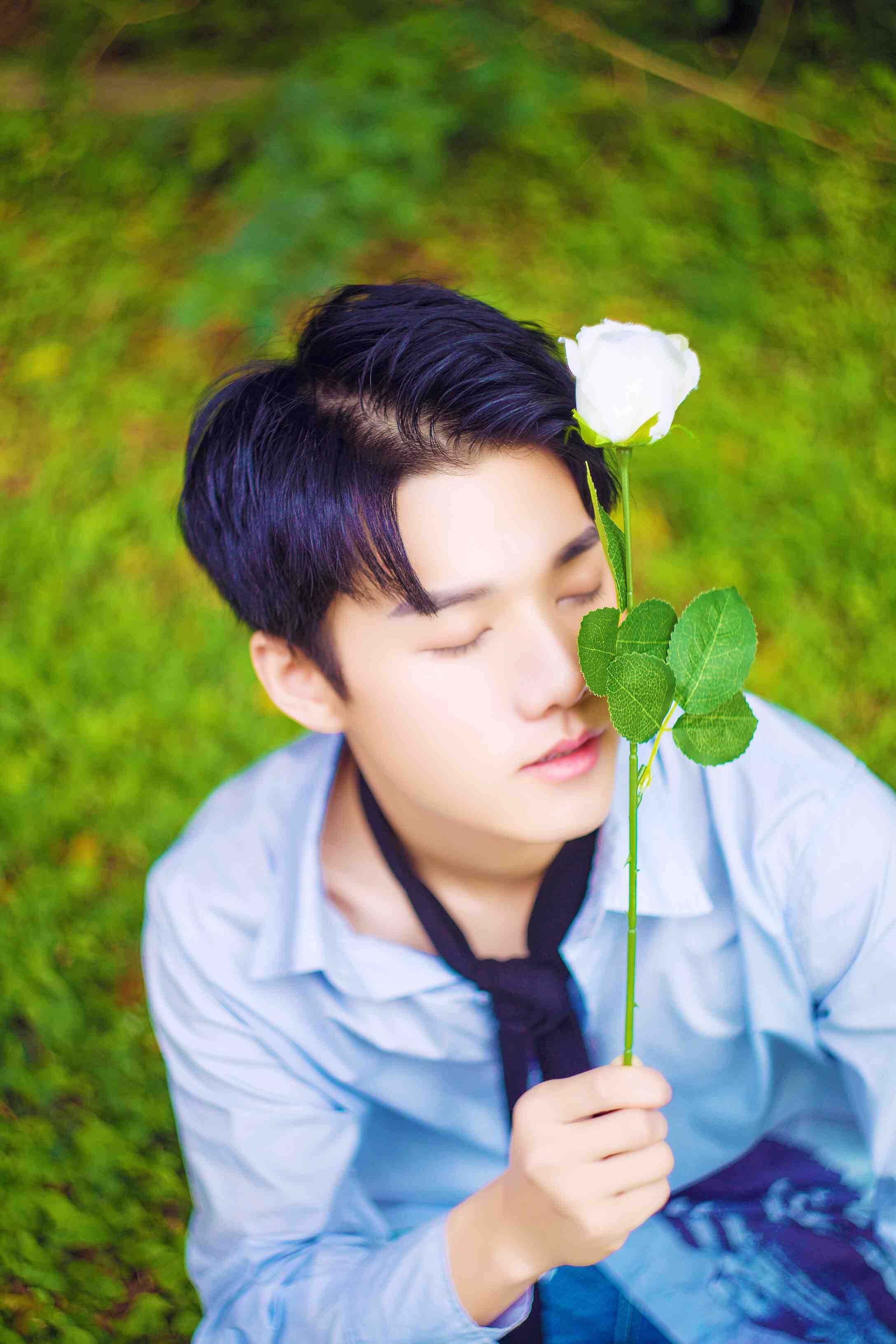 全能型艺人何振辉最新单曲专辑《hello》正式预售#   真实姓名